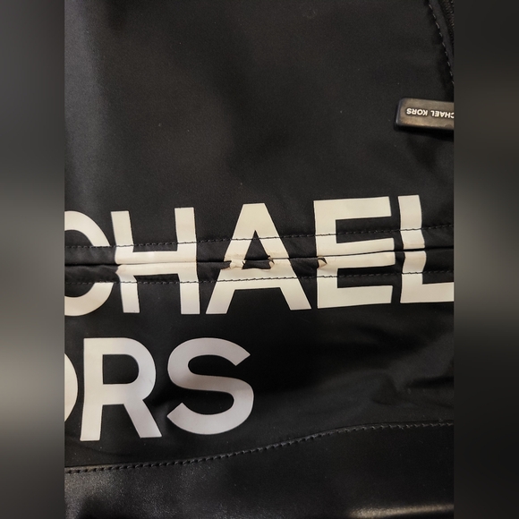 MICHAEL KORS BLACK AND WHITE BACKPACK - Picture 4 of 12